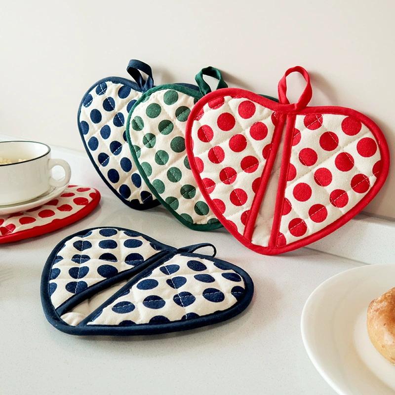 Heart-Shaped Hand Clip Heat Insulation Pad Coaster Anti-Scalding Gloves Baking Kitchen High Temperature Resistant Oven
