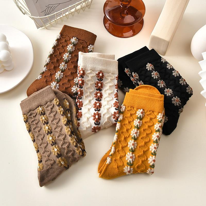 5 Pairs  Autumn and Winter Women Applique Flower Vintage Mid-tube Warm Socks Thick Anti-slip Soft High Elasticity Sock