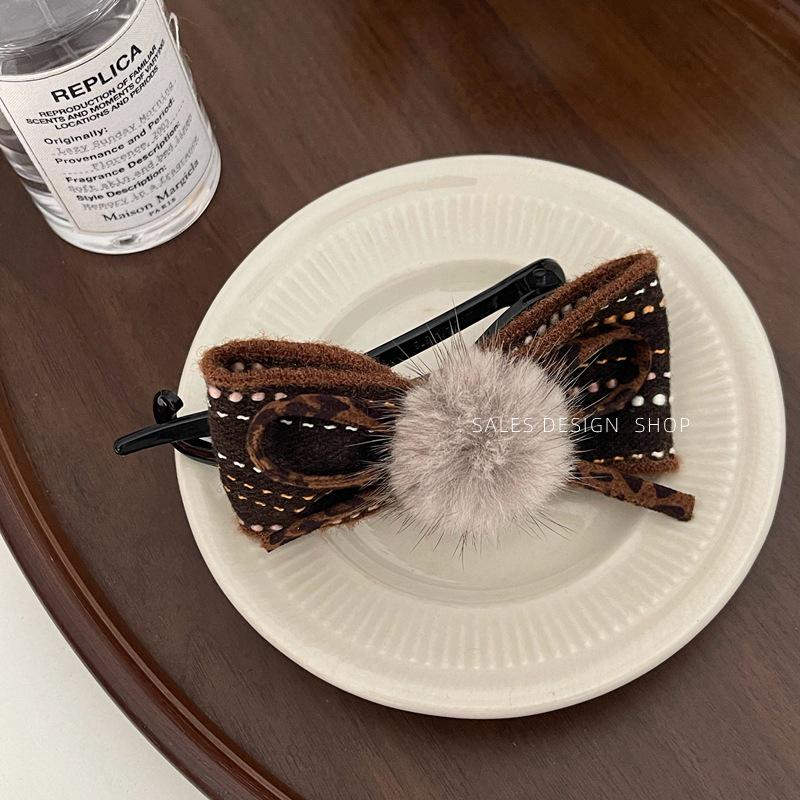 Autumn/Winter Pompon Bow Twist Hair Clip: Versatile Fashion Accessory for Updo Styles