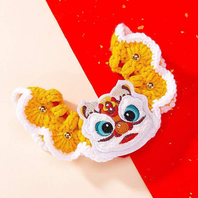 New Year's Festive Cat Knitted Collar Christmas Handwoven Necklace Dog Pet New Year Ornaments Saliva Towel