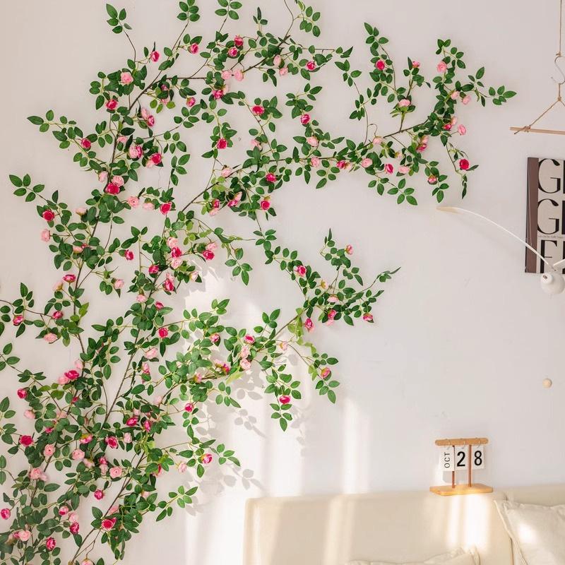 Hochwertige künstliche Rosenranke für florale Wanddekoration