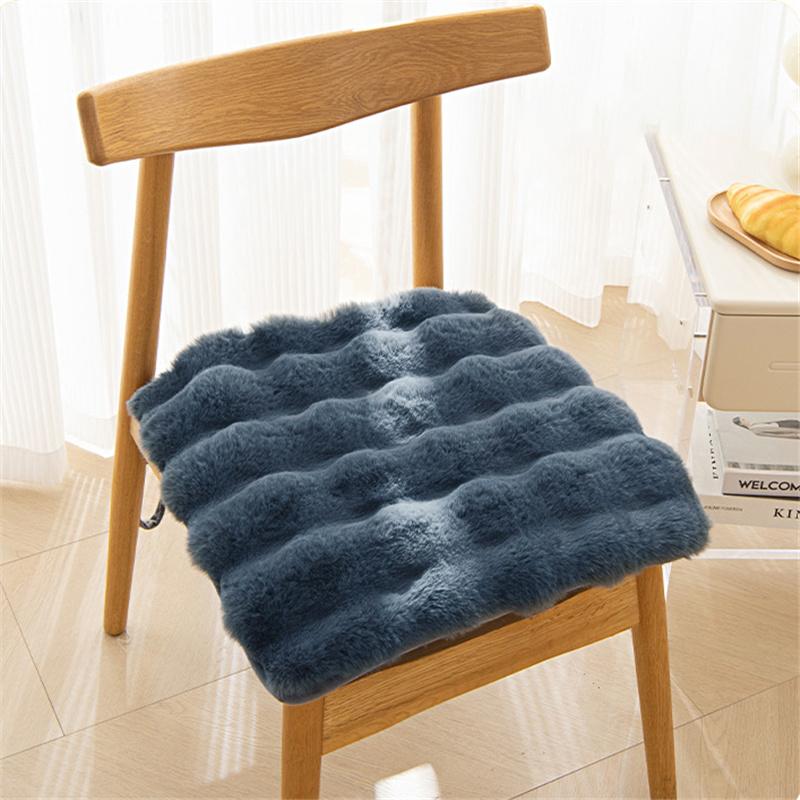 Квадратный сплошной цвет зимняя утолщенная плюшевая теплая подушка для сиденья подушка для стула подушка для обеденного стула тканевая подушка осенне-зимнее украшение дома 5050cm темно-серого 1483₽