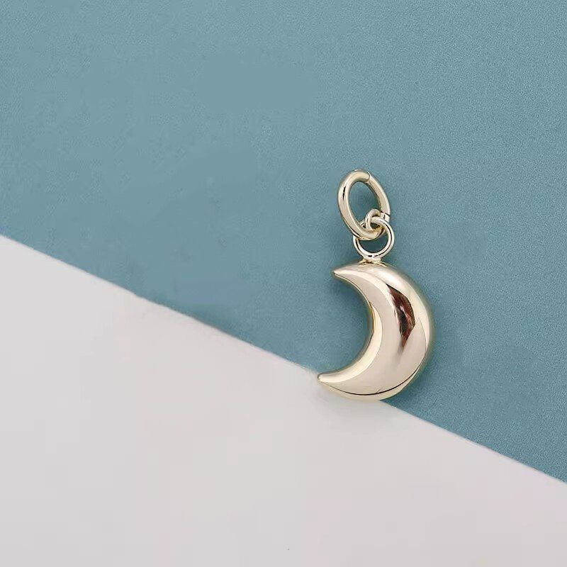 Colorful Hearts American Niche Ra Enamel Heart Moon Pendant Necklace for Women, Versatile and Fashionable
