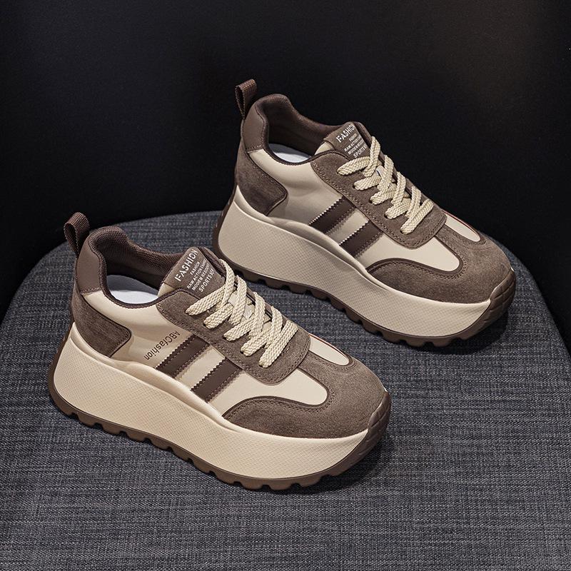 The inner height of the thick-soled muffin is increased by 8cm, and the striped fashion versatile German training shoes are new casual sports shoes
