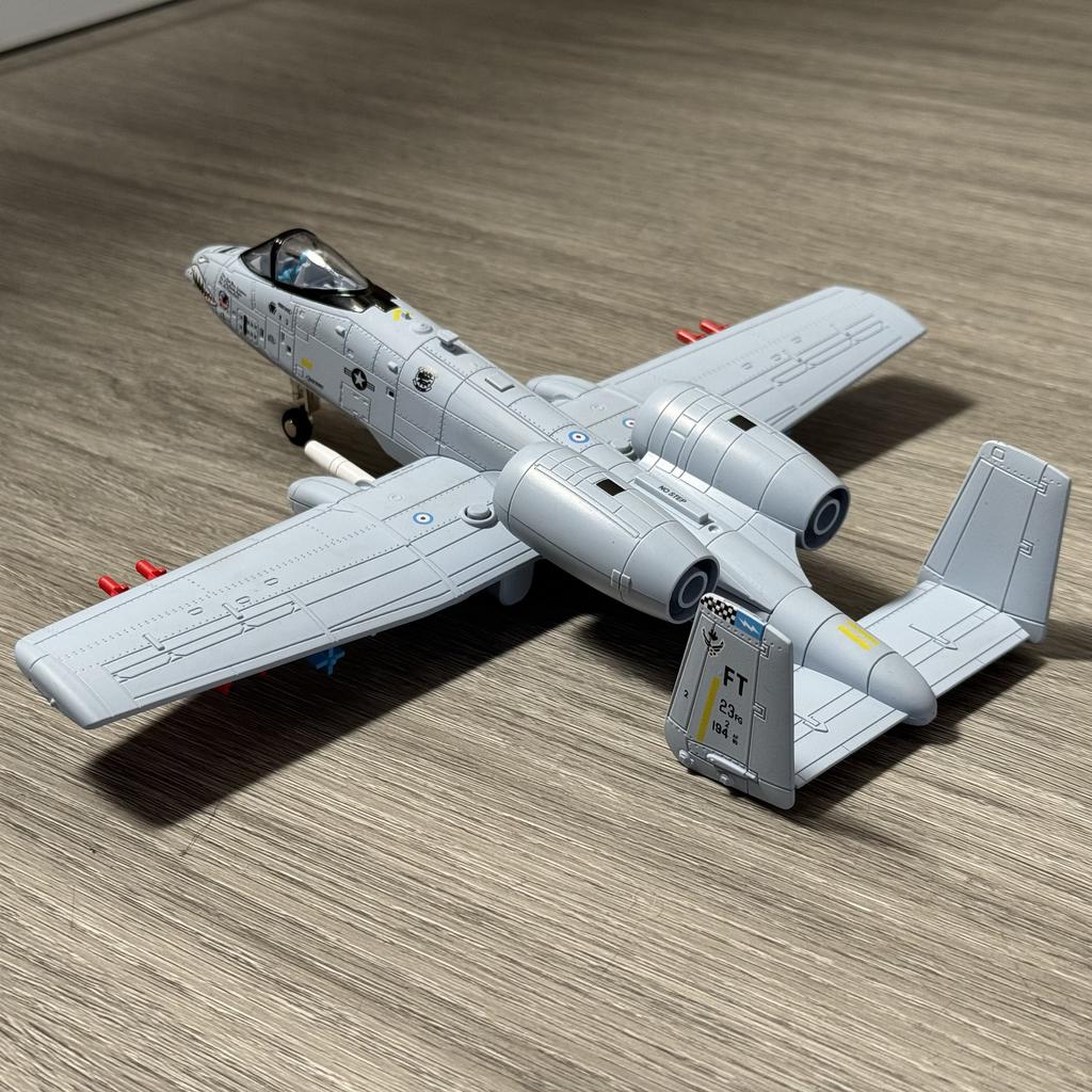 1/62 A-10 Thunderbolt II Warthog Samolot Metalowy Odlewany Ciśnieniowo Model Samolotu Kolekcjonerski Ozdoby dla Miłośników z Dźwiękiem i Światłem Chłopcy