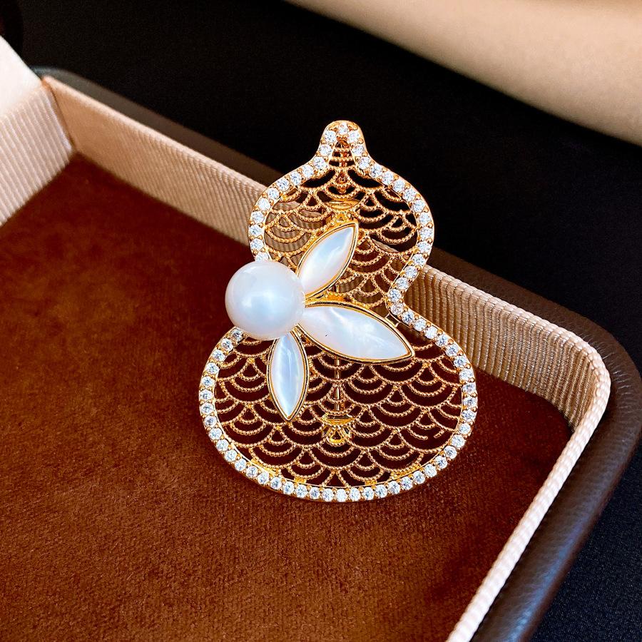 18K real gold electroplated fritillary zircon gourd hollow pearl brooch brooch versatile brooch women