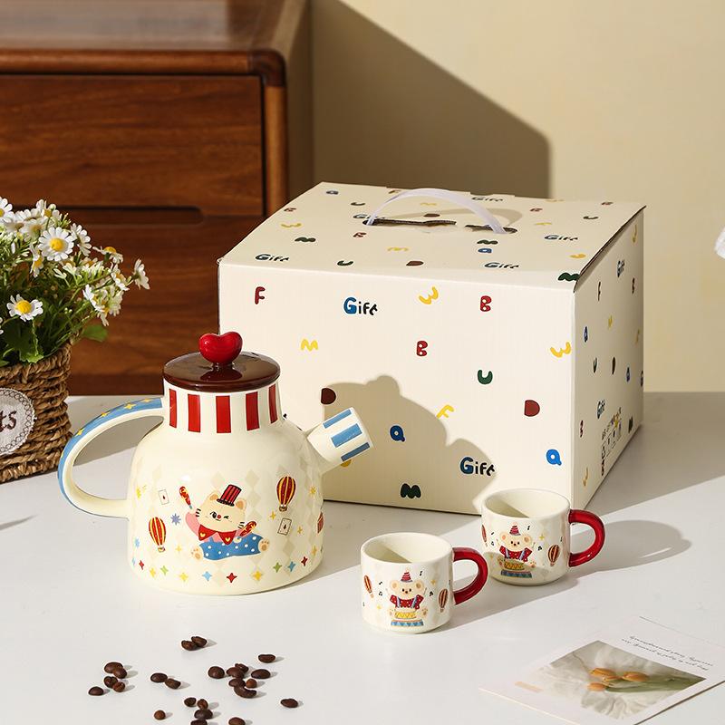 

Circus High Value Cold Water Kettle Teapot Set Gift Cartoon with Tray Ceramic Kettle Cup Souvenir 750ml