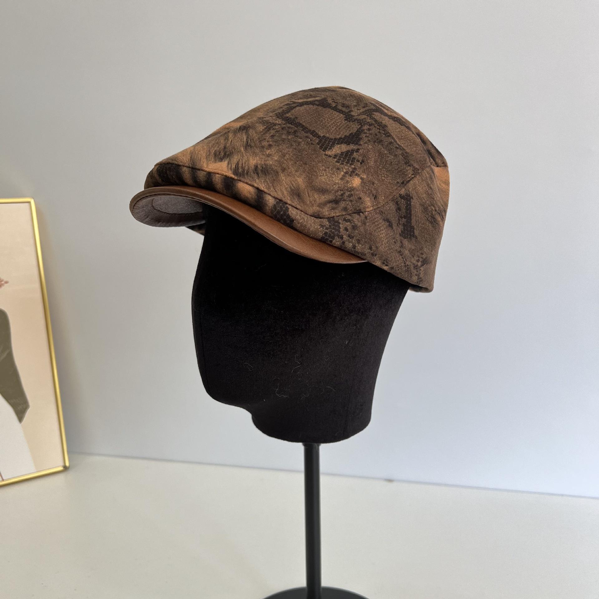 

Retro leopard print personalized leather brim forward hat women s new autumn and winter niche fashion trend show face small cap M（56-58cm） червоний