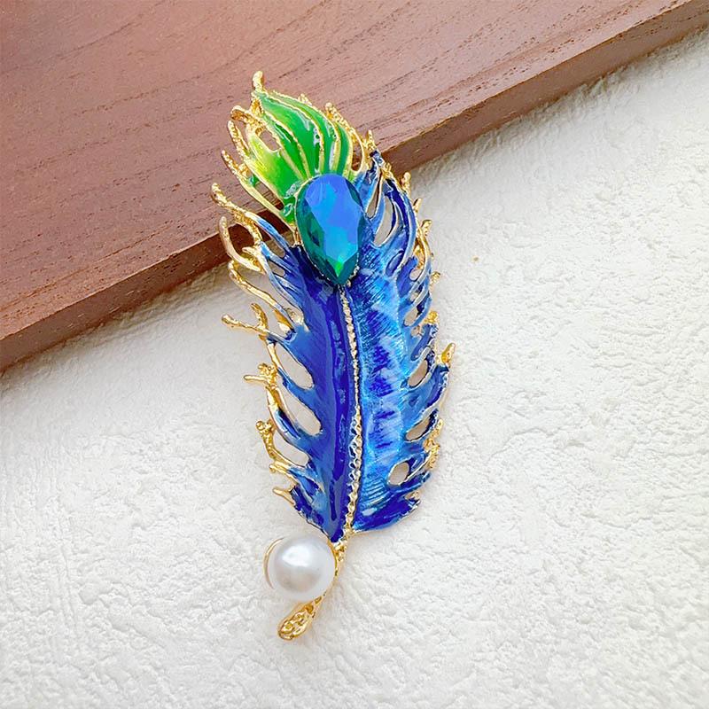 Vintage enamel peacock feather brooch high-end light luxury corsage clothing accessories pin accessories clothing accessories women