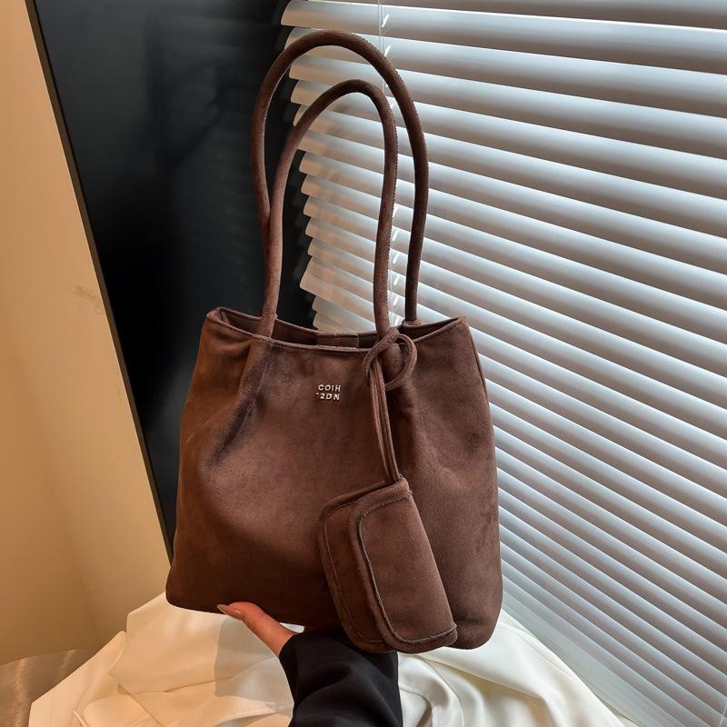 Large-capacity bag women's autumn and winter versatile 2025 new retro texture shoulder bag casual work commuter tote bag