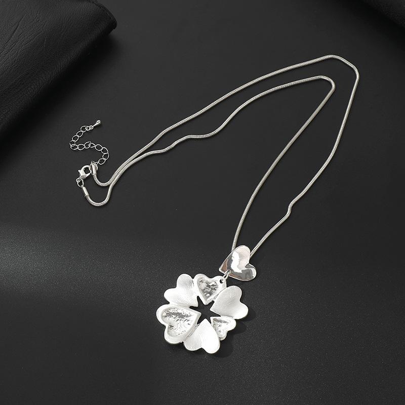 

Long Necklace Metal Exaggerated Ladies Necklace Jewelry Premium Felt Gold Necklace