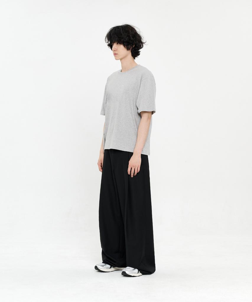 SIGNATURE Single-Pleat Wide Slacks [Black]
