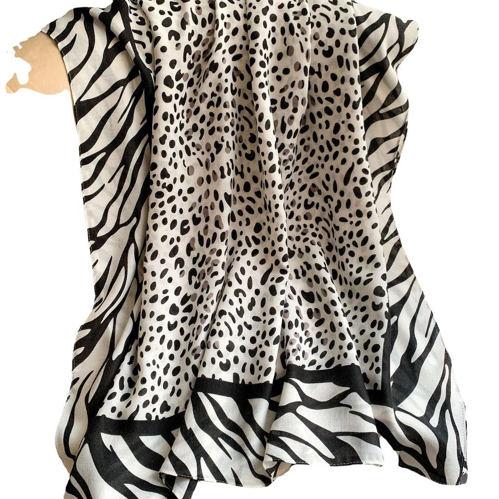 New Autumn and Winter Decorative Warm Scarf Stylish Printed Pattern Cotton and Linen Hand Feel Scarf Retro Shawl