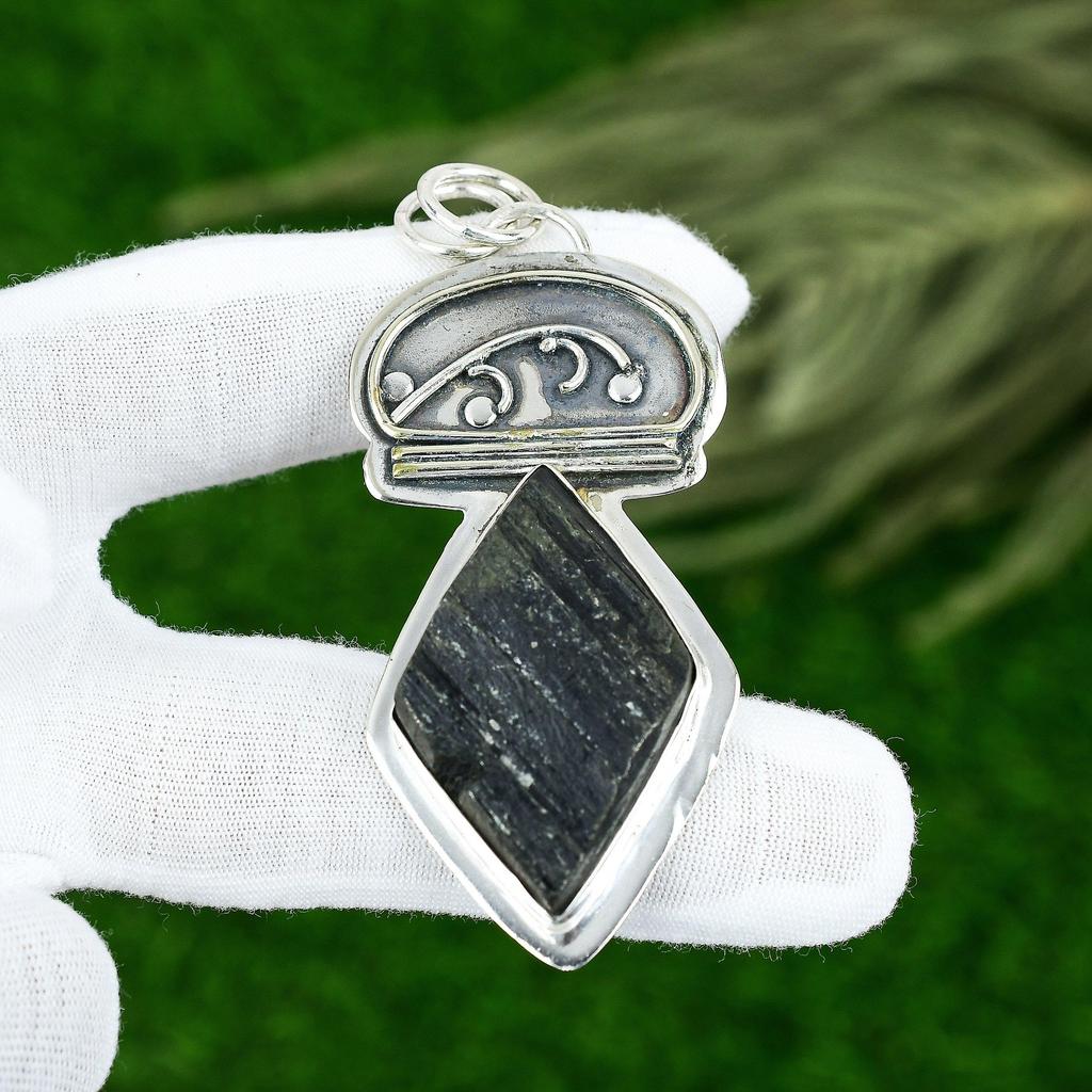 Freundschaftstag Sale Schwarzer Turmalin Rohstein Neuer Anhänger 925 Sterlingsilber