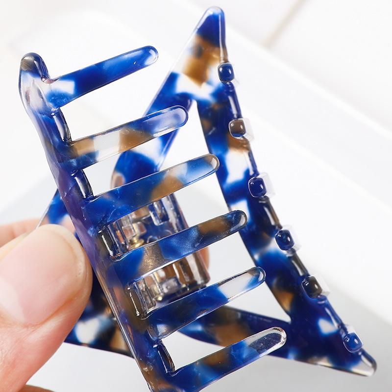 Korean-Style Trendy Hair Accessories: Simple Triangular Acetate Claw Clip for Women