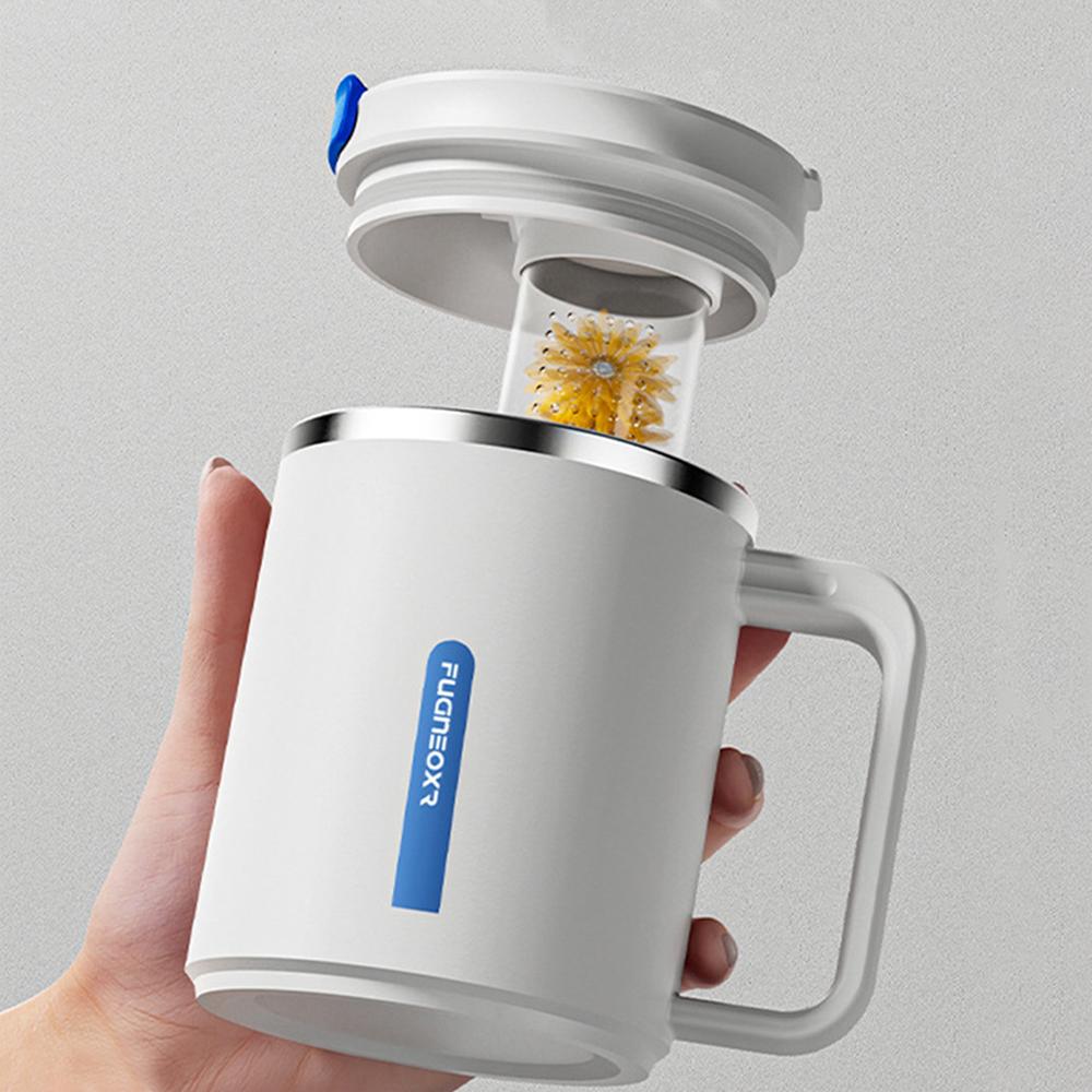 500ml Termosový hrnek na kávu se lžičkou Nerezový hrnek na vodu s vestavěným čajovým filtrem Hrnček na ledovou kávu Dvouvrstvá vakuová termoska