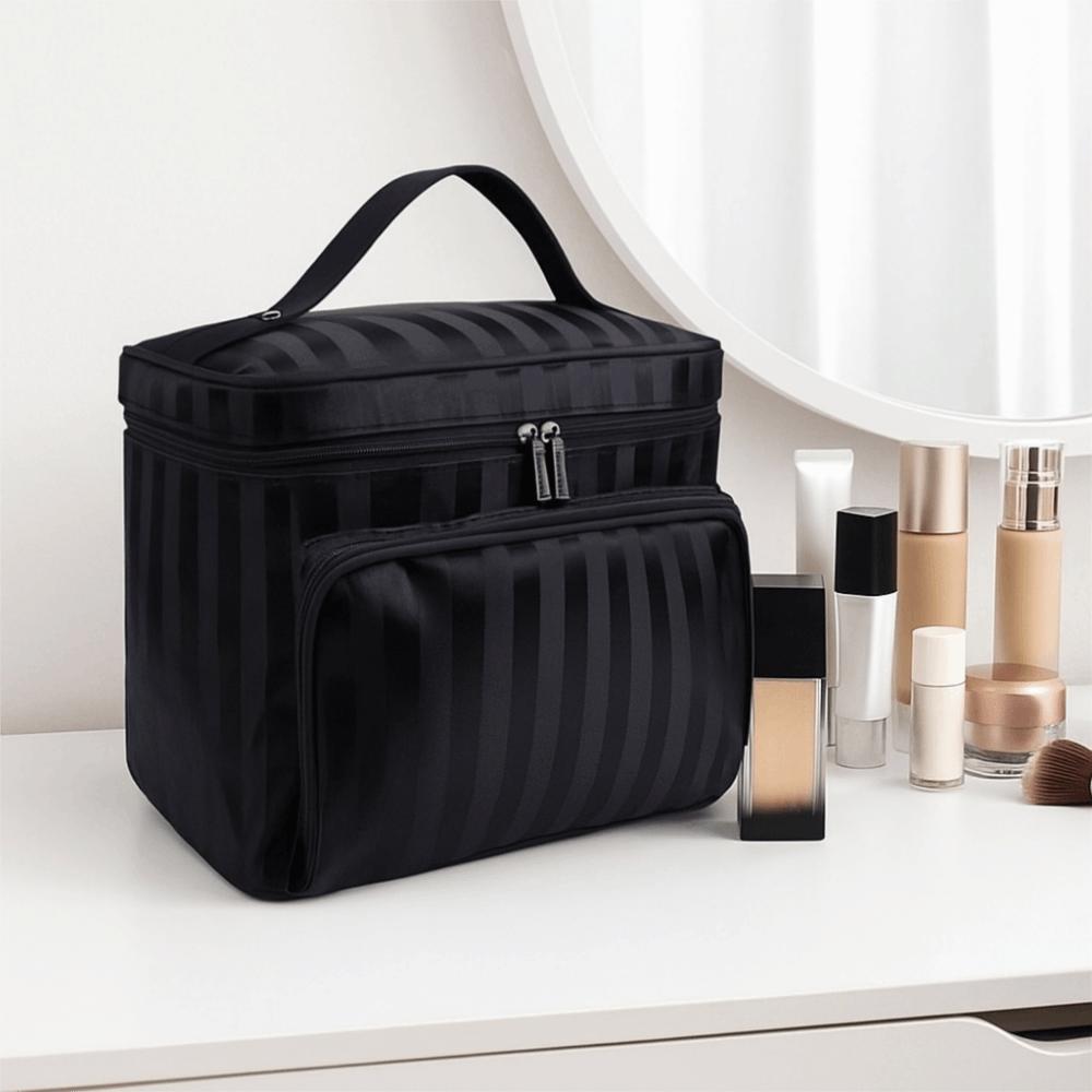 Waterproof Makeup Bag Hand-held Travel Organizer Fashionable Toiletry Bag  for Home
