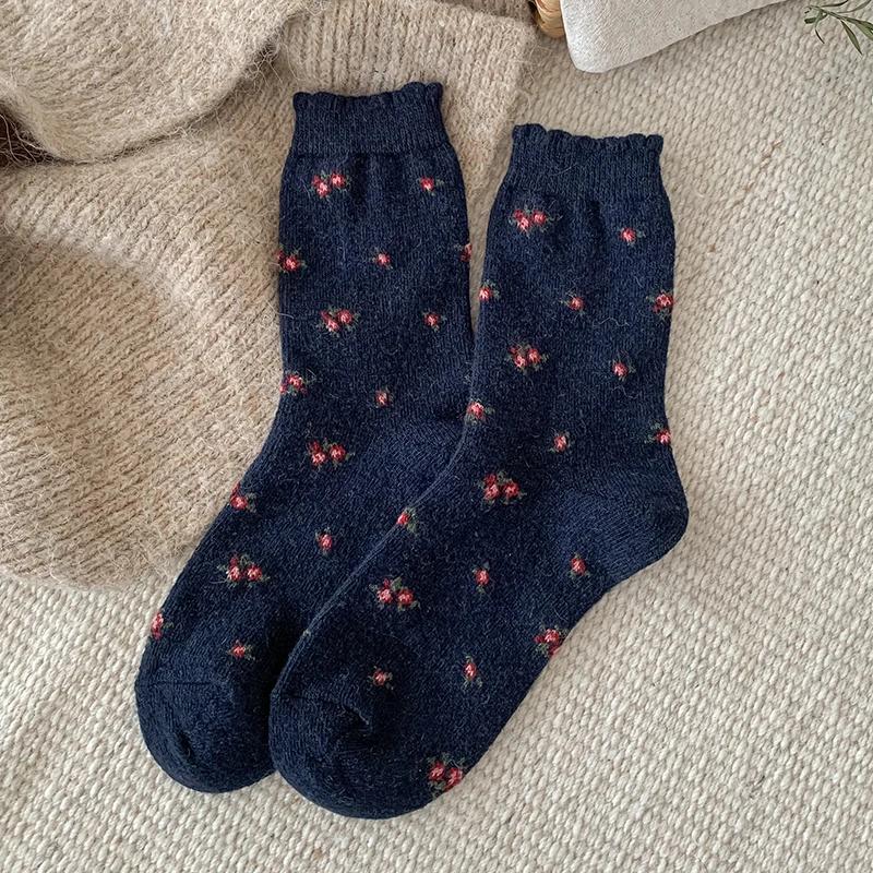 Women's Socks Thick New Retro Fashion Korean Style Wool Warm Socks Casual Novelties Sweet Long Ladies Flower Socks Comfort Cute