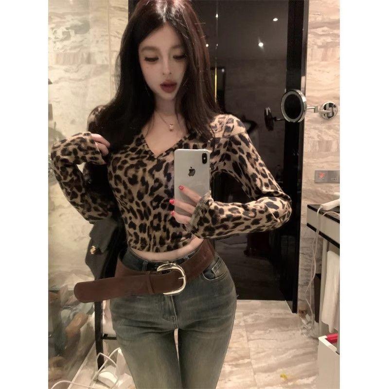

American Leopard Print Long-sleeved T-shirt for Women in Autumn Sexy V-neck Short Top with Bottoming Shirt S коричневий