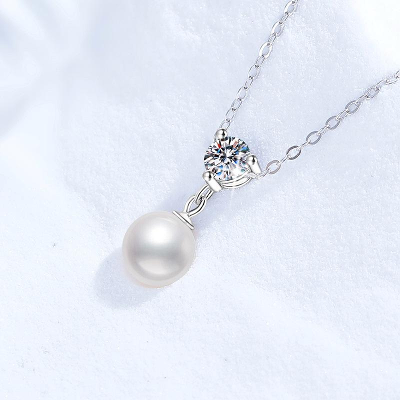 New S925 Silver Round Three Claw Women's Necklace, Niche Fashion, Exquisite, High-quality Wedding Jewelry