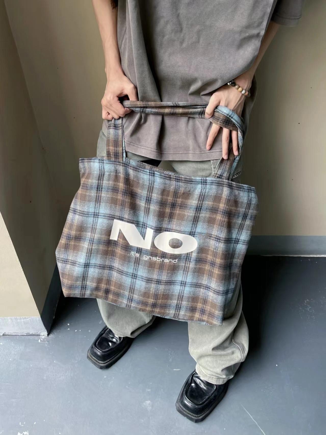 Japanese and Korean exquisite four-color plaid canvas bag commuting large-capacity storage plaid bag fabric shoulder messenger bag