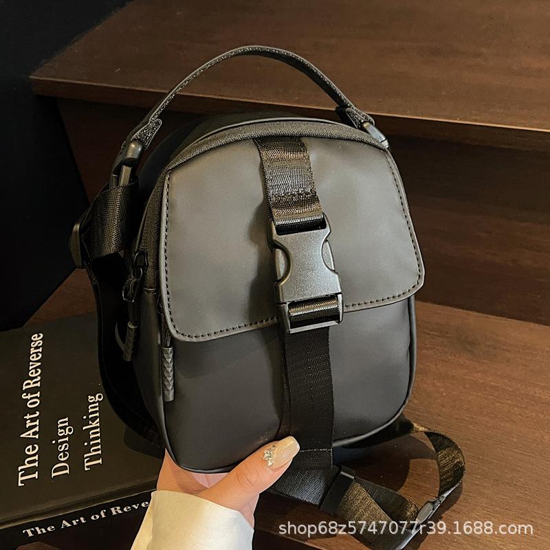 Vertical waterproof trendy brand sports fashion versatile commuter crossbody bag solid color 2025 new casual small bag shoulder bag