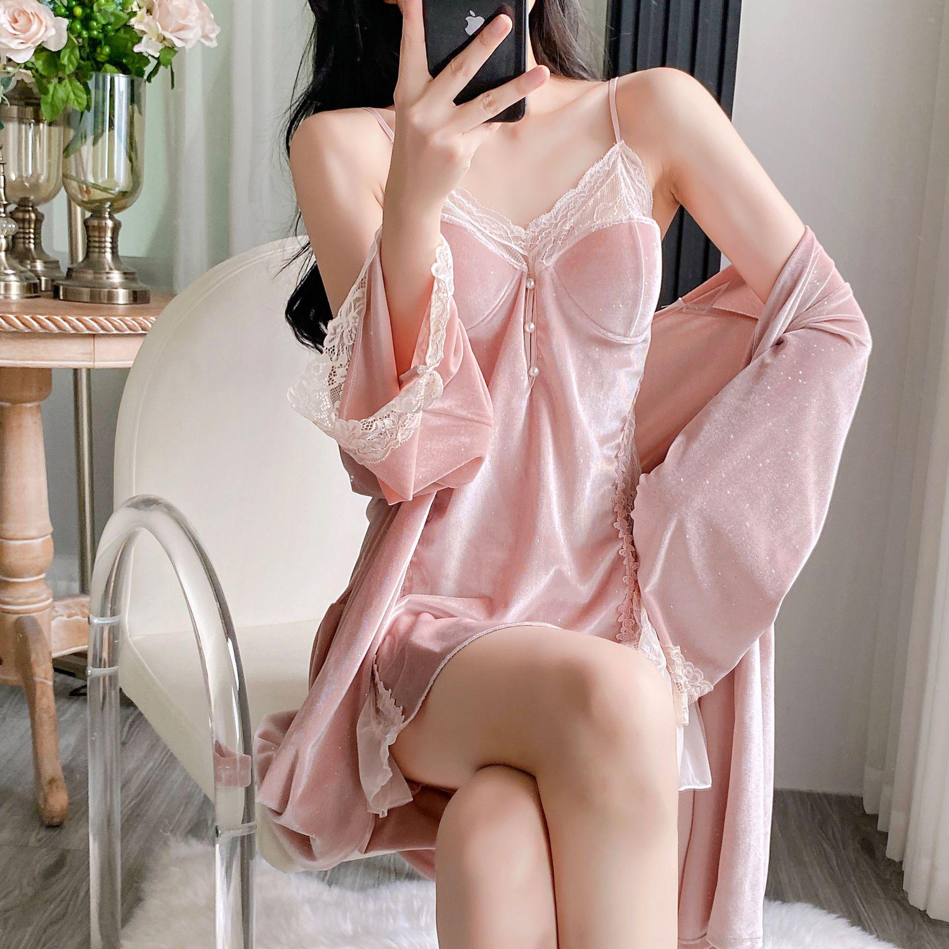 

Женский сексуальный пижамный комплект из ледяного шелка на осень 2025 года: Комбинация Ночная сорочка на бретелях и Халат Двойка Высокого класса XL