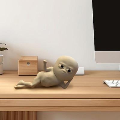 Petite Figurine Type Fait Main Imprimée en 3D Ambiance Détente Homme Allongé Décoration Ornement Tableau de Bord Voiture Bureau Essentiel Voyages sur Route Cadeau Conducteur
