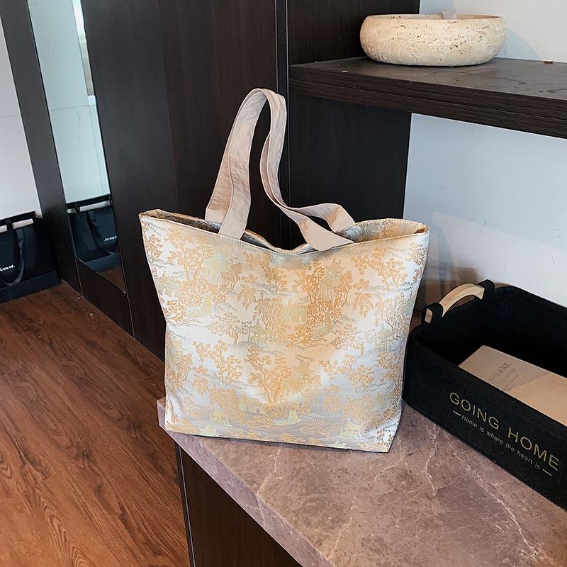 

2025 Embroidered Chinese Style Large Capacity Shoulder Tote Bag for Women