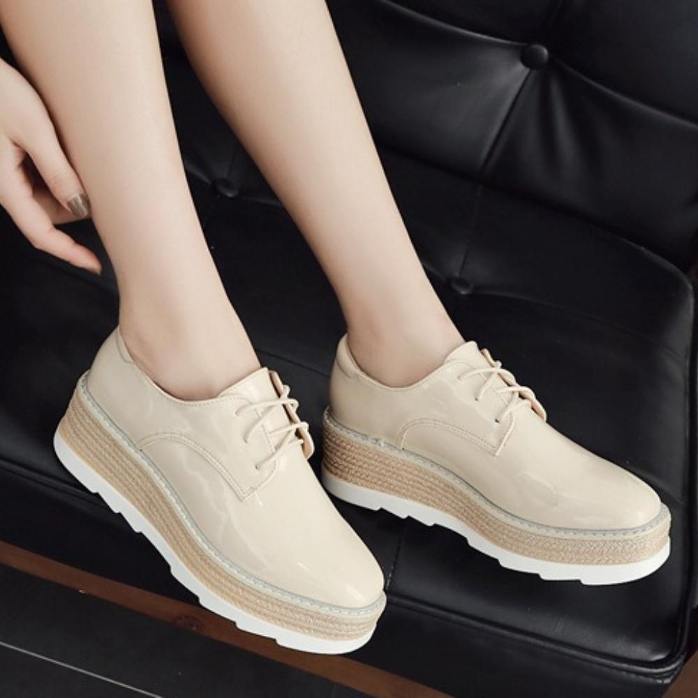 2026 New Women Round Toe Deep‑Cut Patent Leather Lace‑Up Wedge Platform Pumps, British Style Height‑Increase Versatile Thick‑Sole Casual Leather Shoes