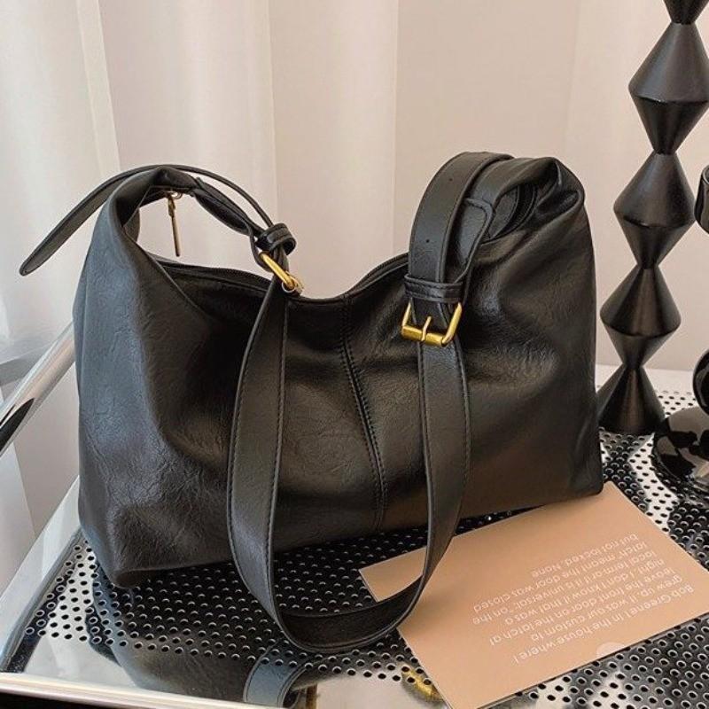 IELGY Retro Large-Capacity Commuter Underarm Bag Fashion Shoulder Messenger Bag