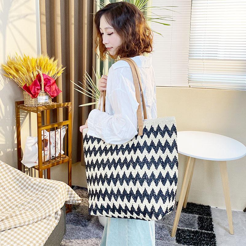Wavy Woven Handbag With Double Shoulder Straps And Interior Storage For Summer Travel
