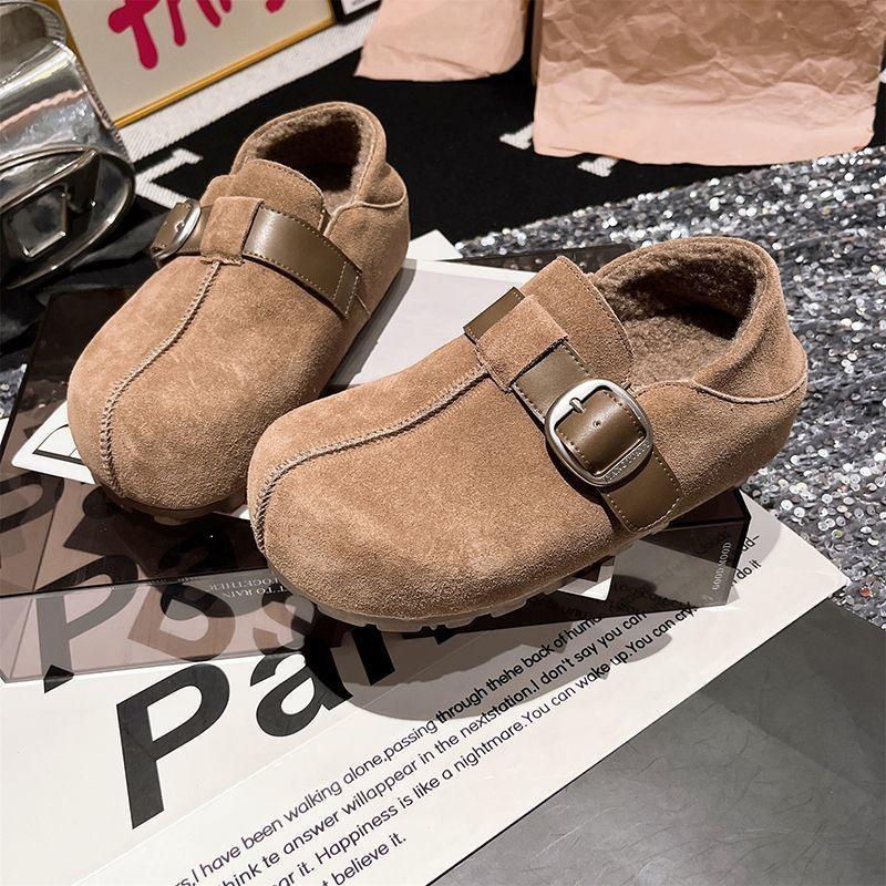 2026 autumn new anti-fur women's shoes are versatile and comfortable with one foot and two fashionable Birkenstocks with plush big head shoes.