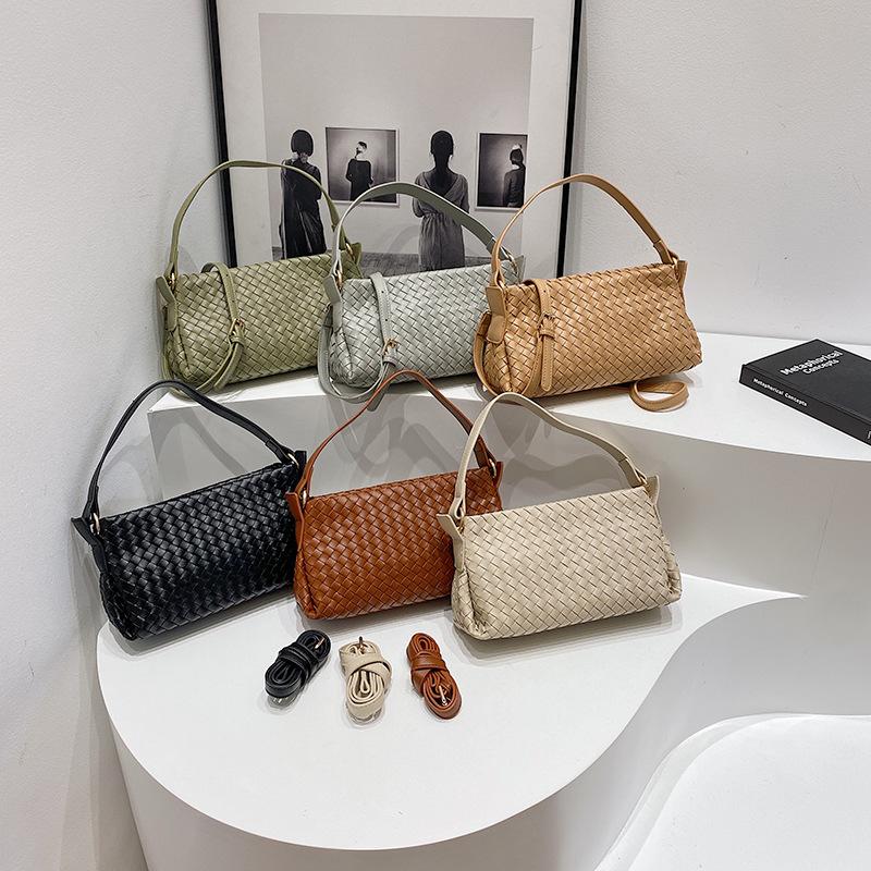 Simple bag women's new niche atmospheric woven bag fashionable versatile commuter shoulder messenger bag