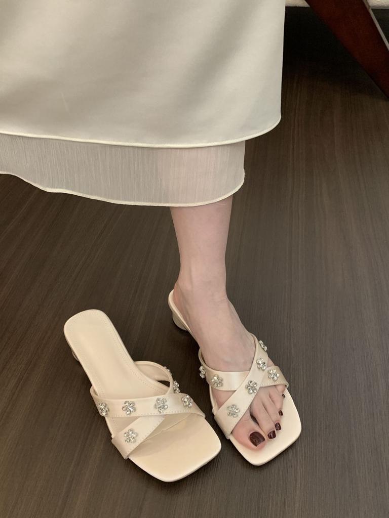 Coarse Heel French Rhinestone Cross with Cool Slippers Outer Wear Women's Shoes 2025 New Summer with Skirt Open-toed Sandals