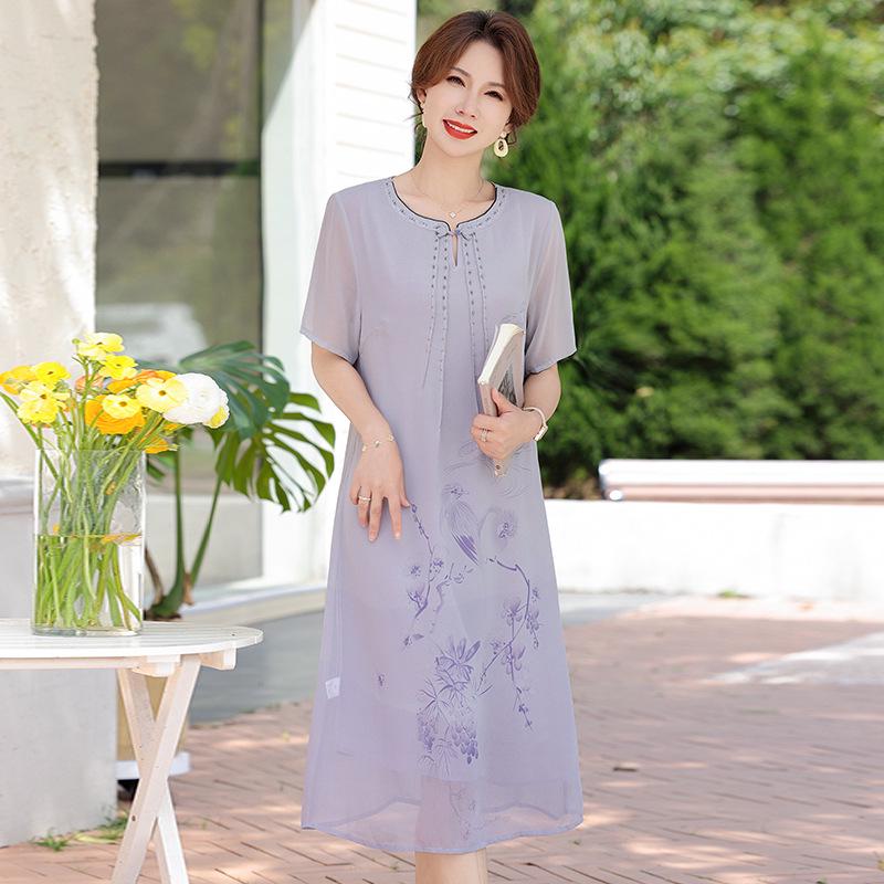 Mom's Elegant Summer Qipao: Chic Chinese Style Dress for Middle-Aged and Elderly Temperament.
