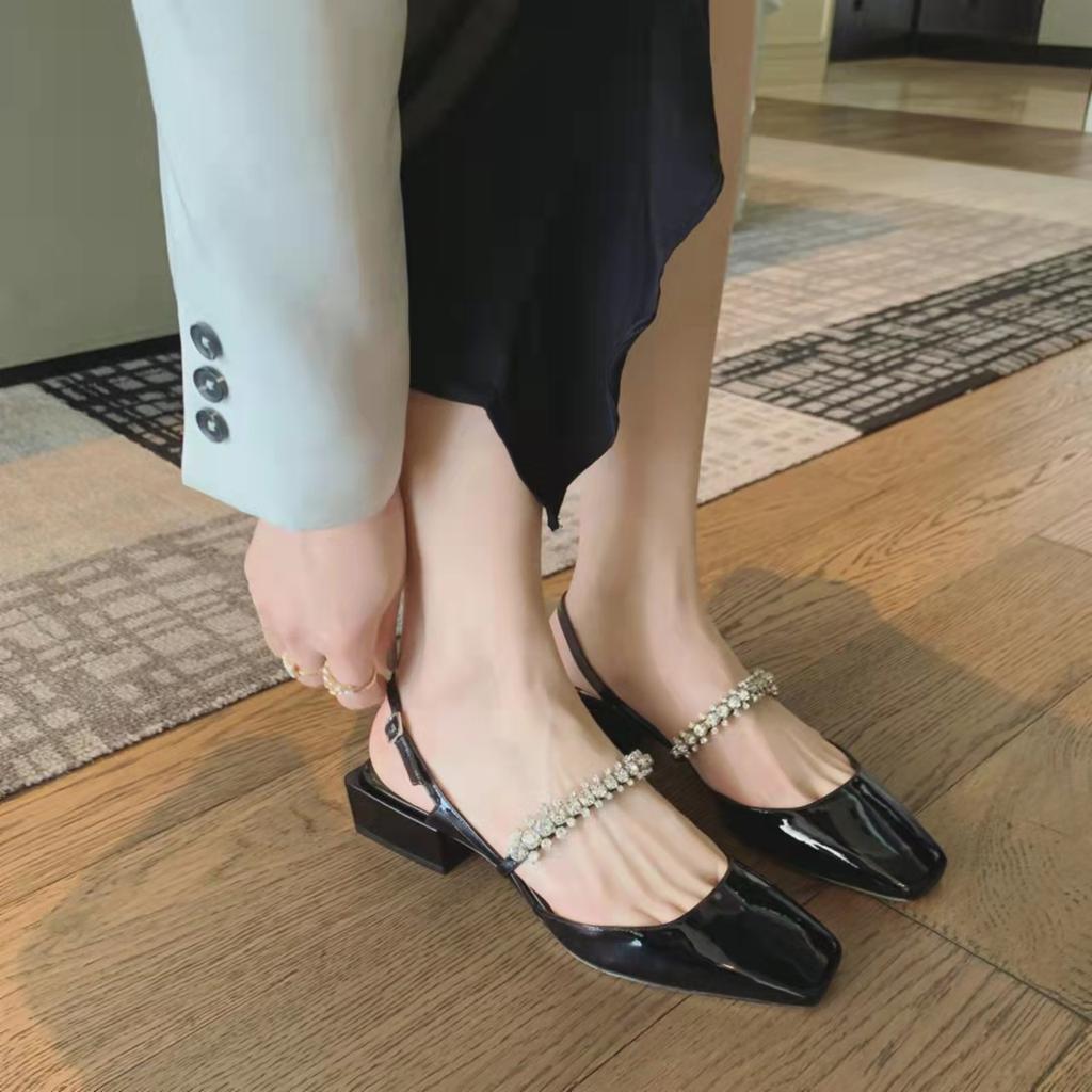 Qiangshengda 2025 square head microfiber leather rhinestone rear empty thick heel sandals female Mary Jane comfortable
