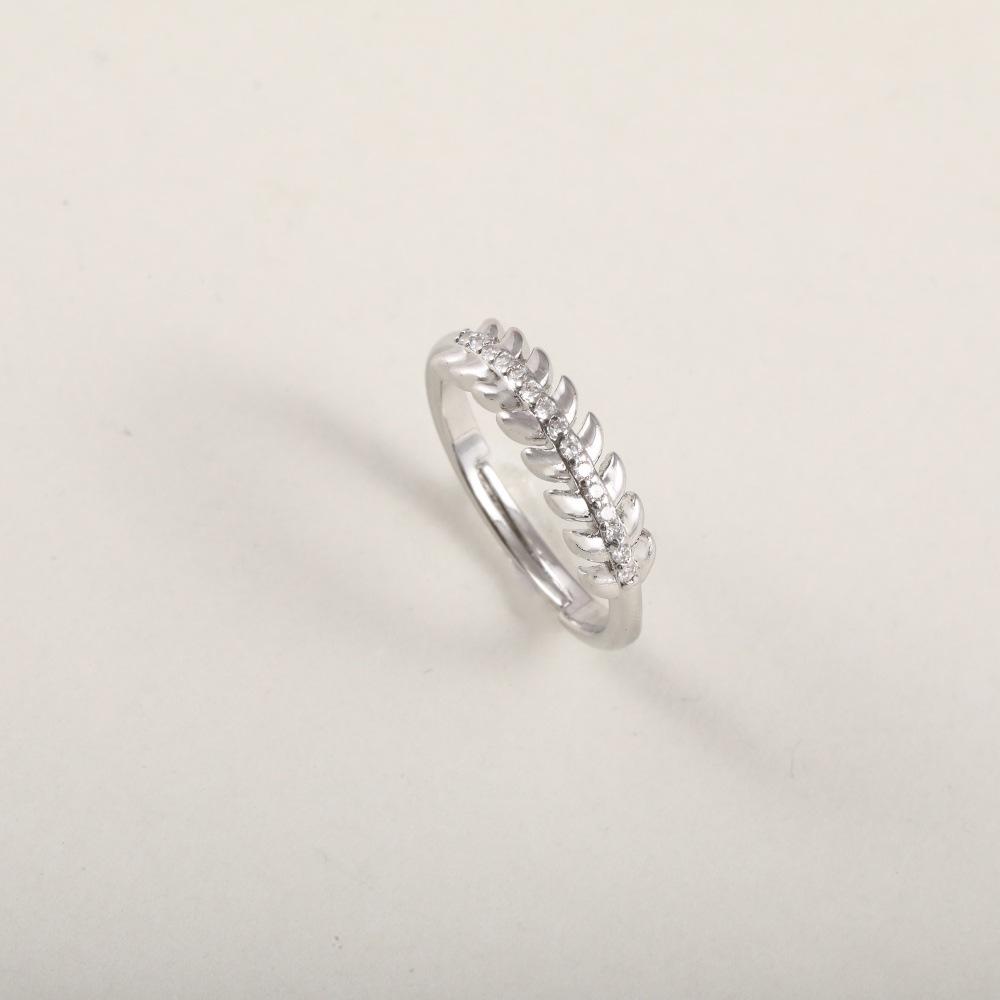 Elegante Anello Unisex Dorato a Spiga di Grano con Diamanti Micro-Incastonati - Stile di Lusso Senza Tempo