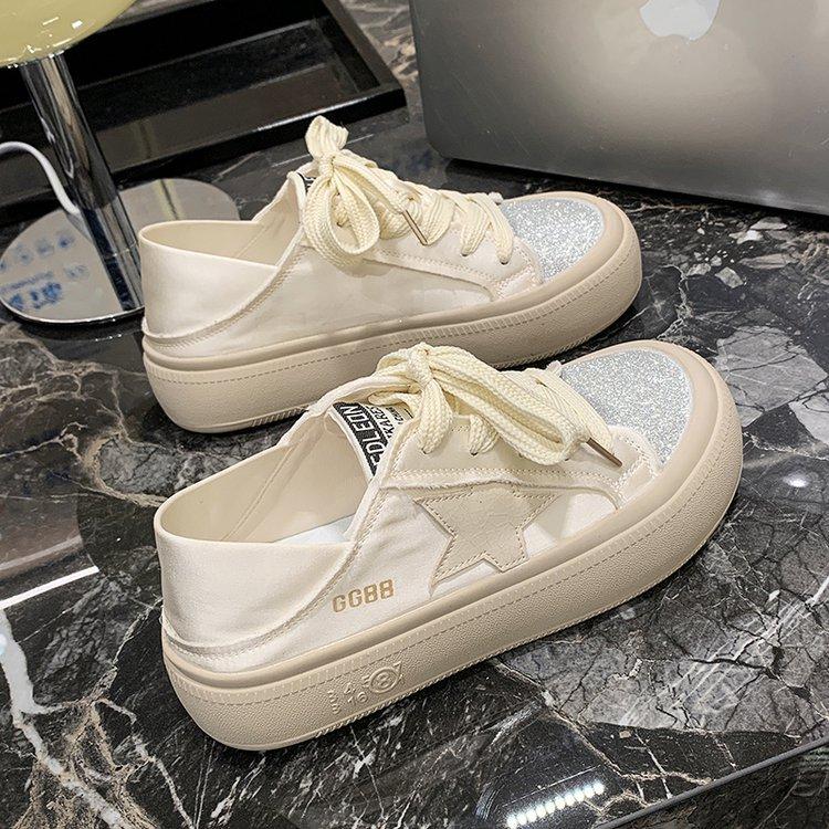 

Кожаные толстоподошвенные звезды два способа носить повседневные маленькие белые туфли женские 2025 новые атласные туфли на каблуке для ленивых людей, обувь на мягкой подошве 35 бежевый