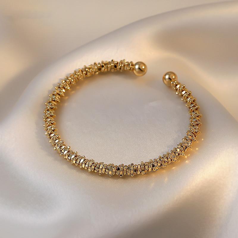

2026 New Classic Simple Copper Alloy Gold Colour Jewelry Bracelets Korean Fashion Accessories Girl s Unusual Bracelets For Women 54-56mm