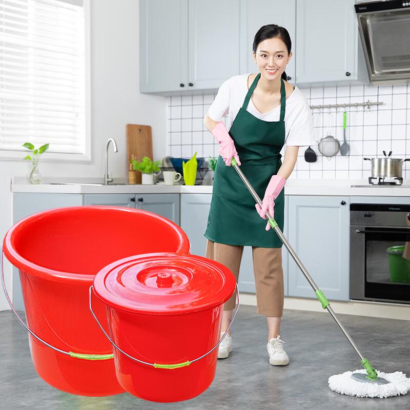 ZISIZ Plastic Handheld Water Bucket with Lid
