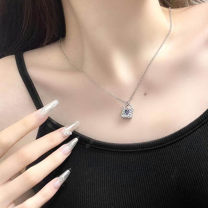 Texture Metal French Zircon Clavicle Chain Love Lock Necklace Wear Chain Light Luxury Premium Accessories Female Han