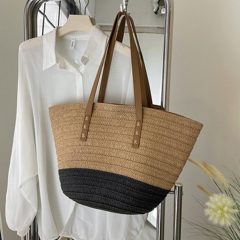 Retro Stroh gewebte Tasche Damen neue Sommer Mode Schultertasche gewebte Strandtasche große Kapazität Tragetasche