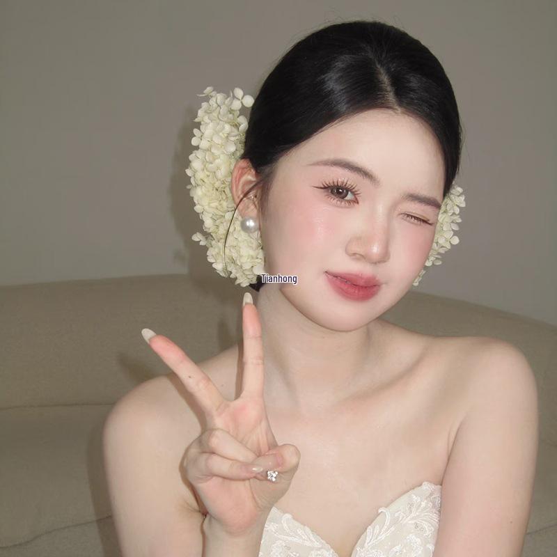 Enchanted Hydrangea Bridal Headdress: Elegant Forest-Inspired Wedding Hairpin