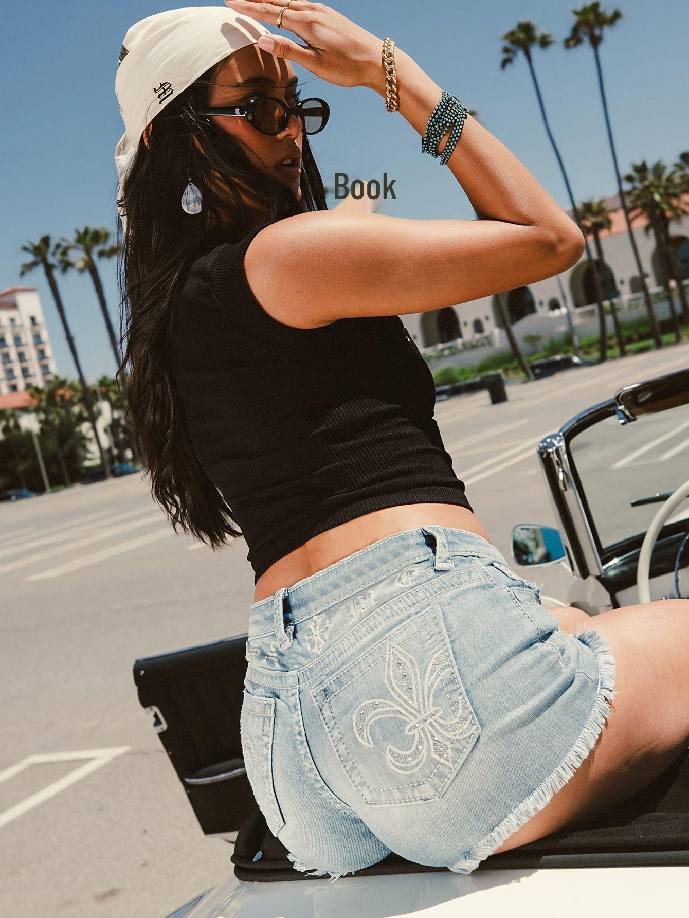 American Style Iris Embroidered Slim Fit Raw Hem Denim Shorts for Women Extra Small синий