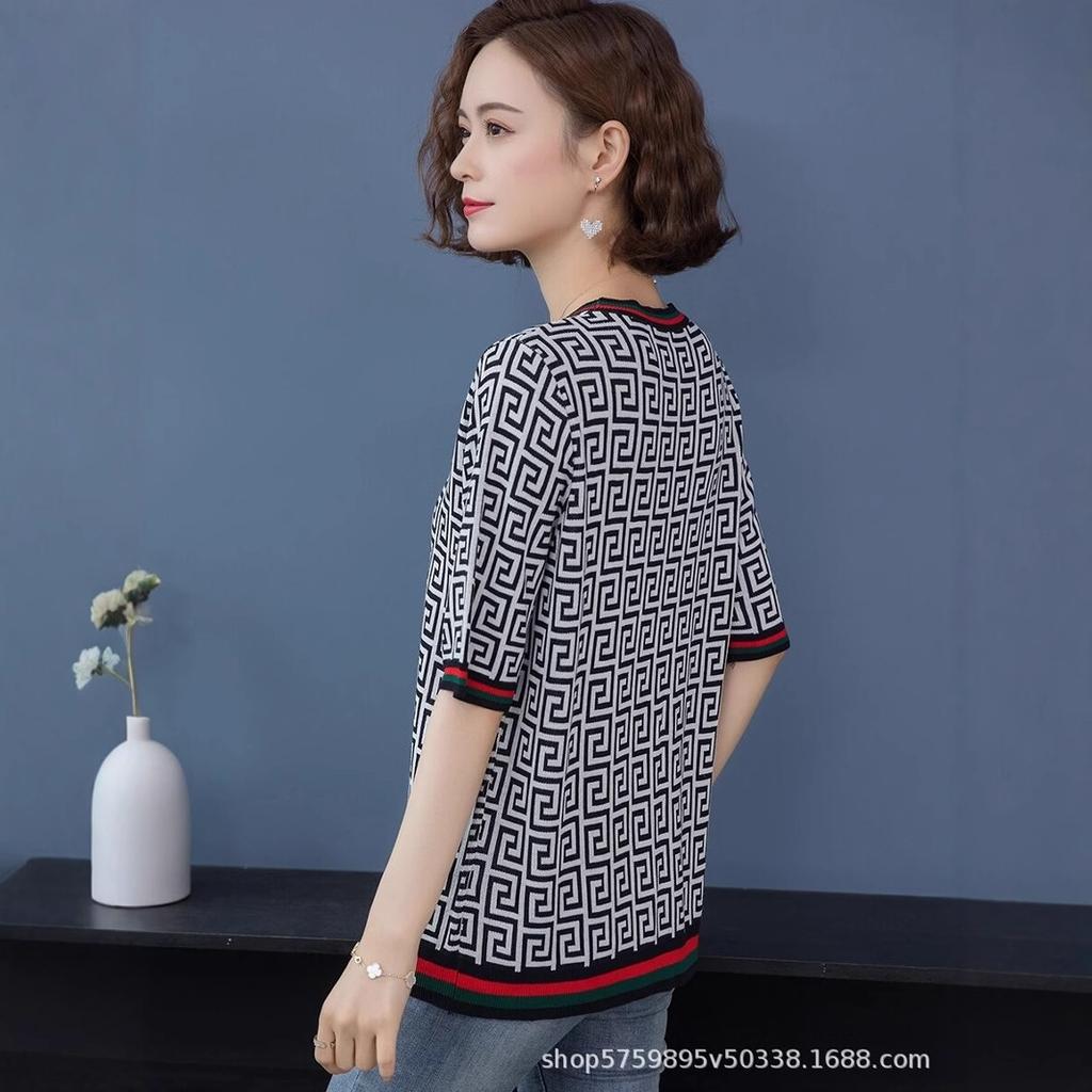 Casual retro large size women's printed short-sleeved t-shirt women's clothing catties can be worn spring and summer new models