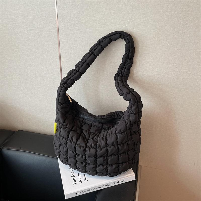 Folded Bubble Bag Women's New Fashion Versatile Casual Shoulder Bag Large Capacity Messenger Dumpling Bag