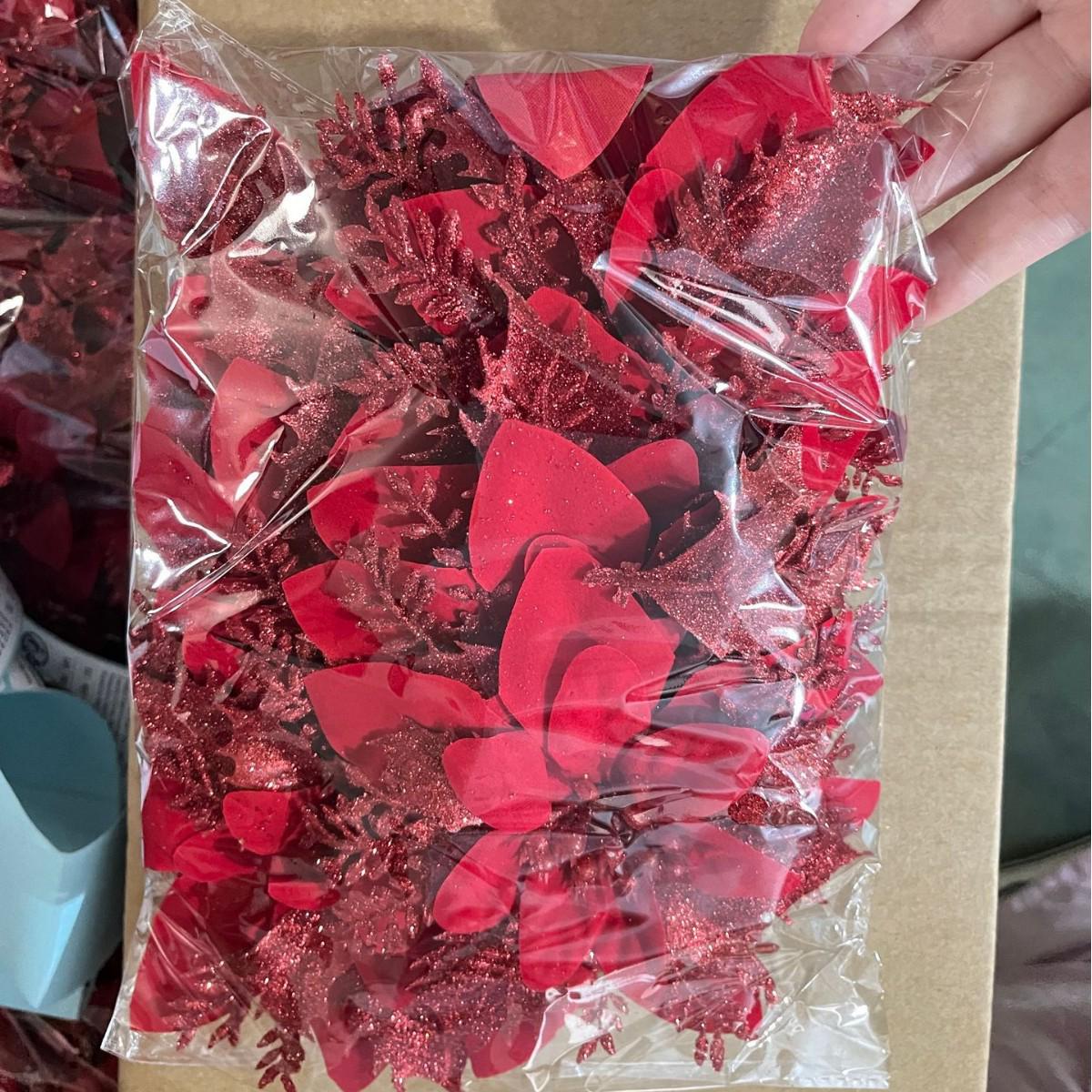 

Set of 10 Gold Glitter Christmas Flowers with Clips - 14cm Artificial Decor for Tree and Wreaths