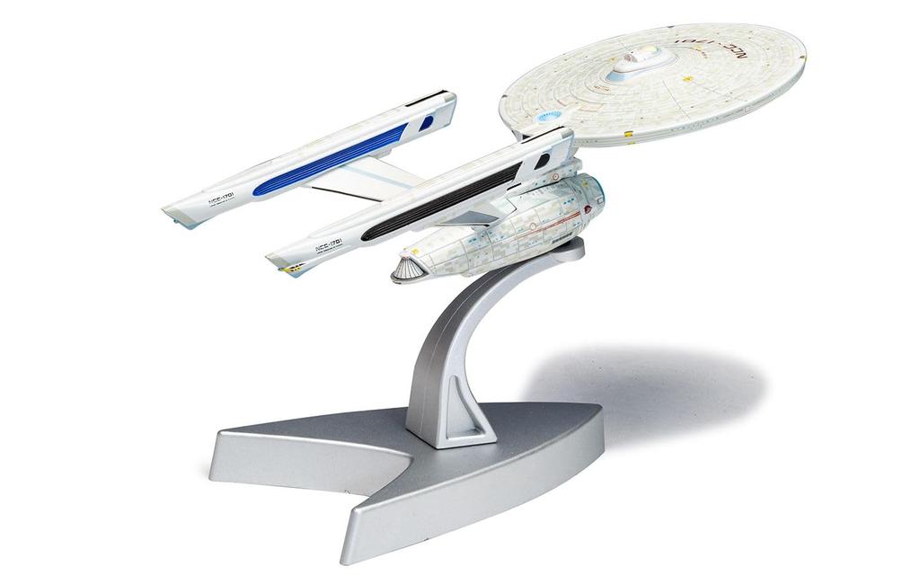 Kyosho CORGI Star Trek - USS Enterprise NCC-1701 (Remodeled Version) from Star Trek II: The Wrath of Khan, Completed Model, CGCC98001