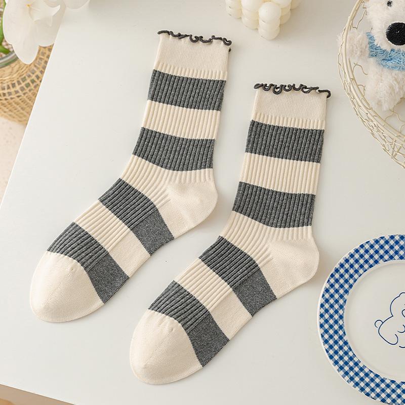 Women's Autumn-Winter Mid-Calf Cartoon Puppy Socks, Korean and Japanese Style, Color Block, Striped, Cute, Warm, Boneless.